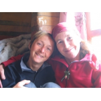04 Greta und Marianne im Kloster.jpg