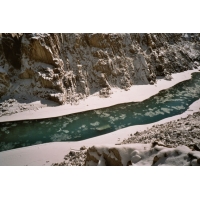 Der Fluss zanskar bei Chilling.jpg